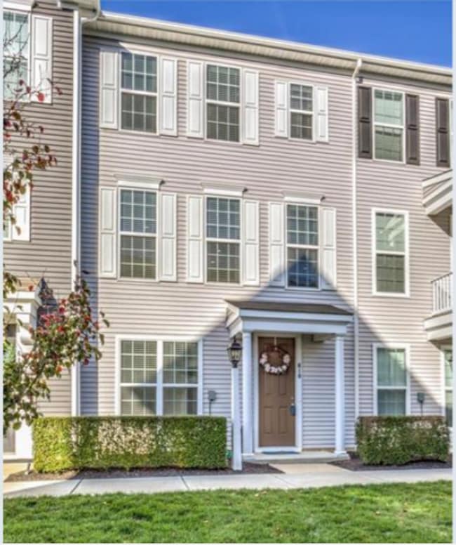 Building Photo - Belmont Development