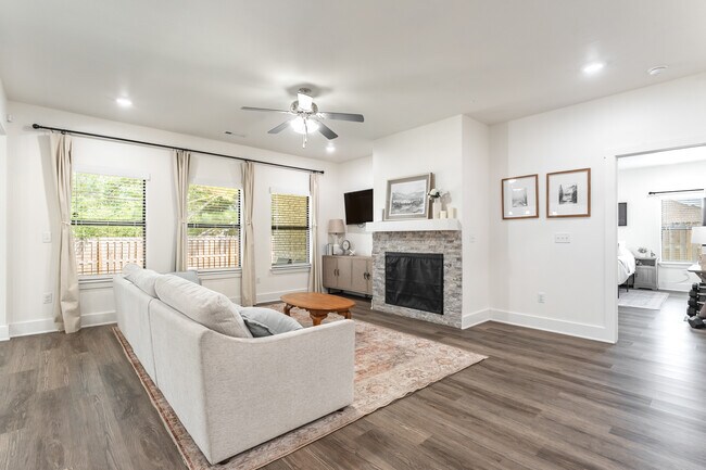Photo - 201 Tricha Cir SW