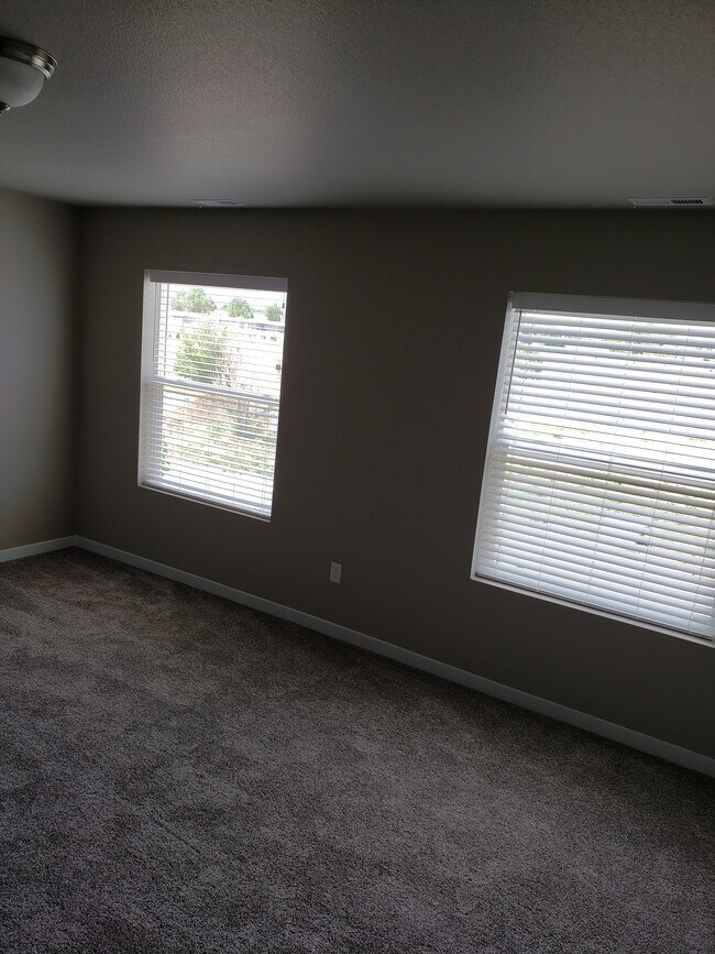 Photo - 4691 Pleasant Port View