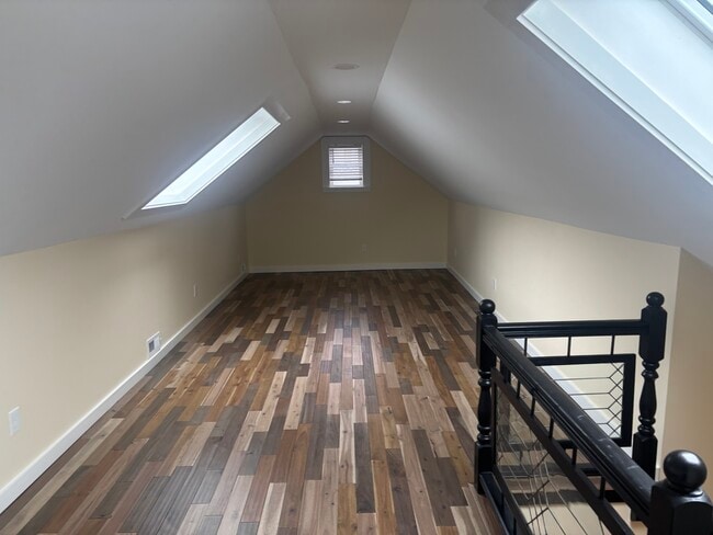 Building Photo - 2188 W 31st St