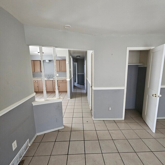 Photo - 6503 N 53rd St Unit 6503 - Lower