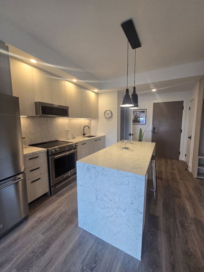 Photo - 30 Mutual St Unit SI ID1261979P