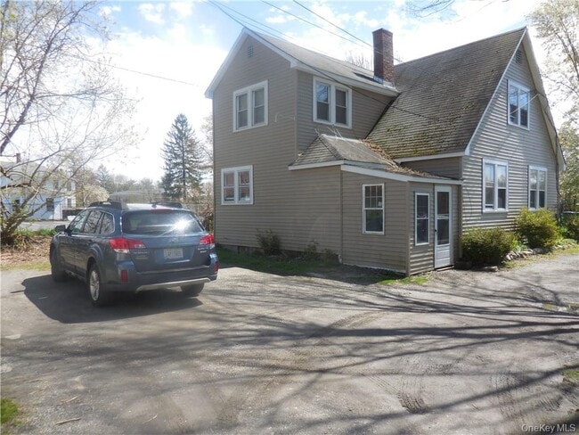 Photo - 10 Edmunds Ln Unit A