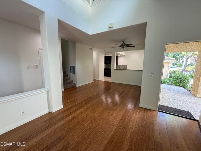Photo - 5615 Roundtree Pl
