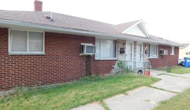 Building Photo - 1604-1606 Radio Rd Unit 1604 Rental