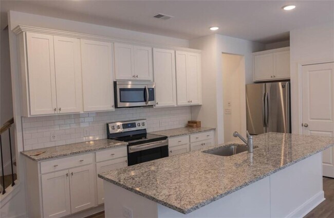 Photo - 2000 Rosemary Park Ln
