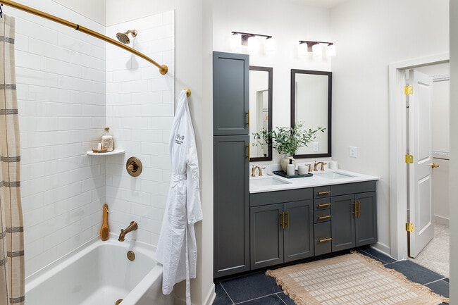 Photo - Marlowe Brookwood