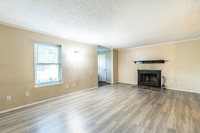Photo - Spacious 2 Bedroom Townhome with Carport!