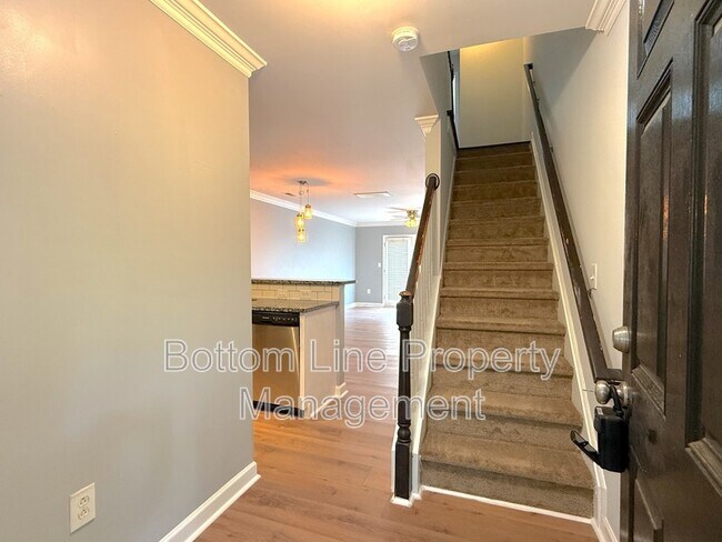 1218 Green Oaks Ln Unit J