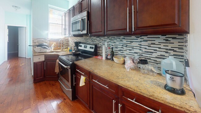 Photo - 2237 N Sydenham St Unidad 2