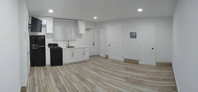 Photo - 1858 Dewey St