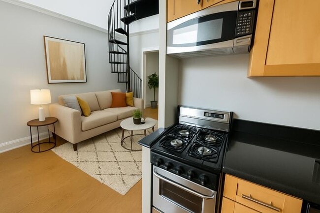 Building Photo - 338 E 100th St