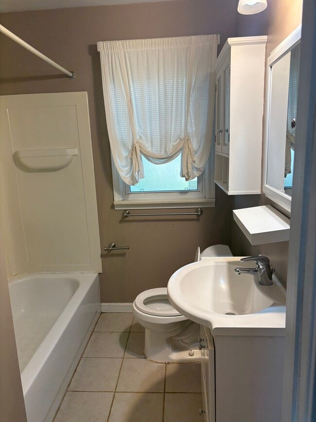Photo - 2055 Browning St