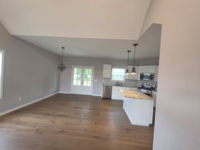 Photo - 202 Cherokee Dr