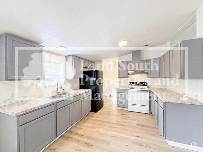 Photo - 4833 Myrtle View Dr N