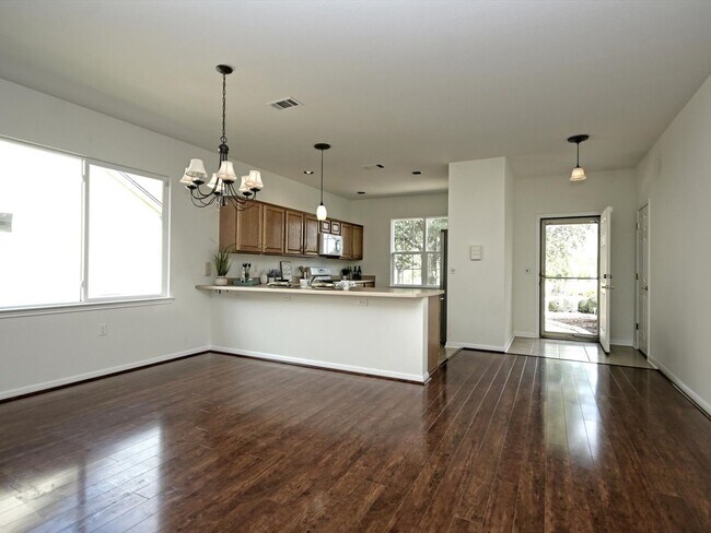 Photo - 708 Texas Dr