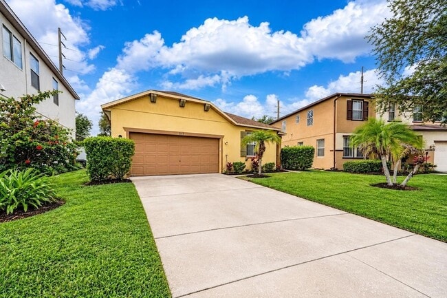 217 Sand Ridge Dr