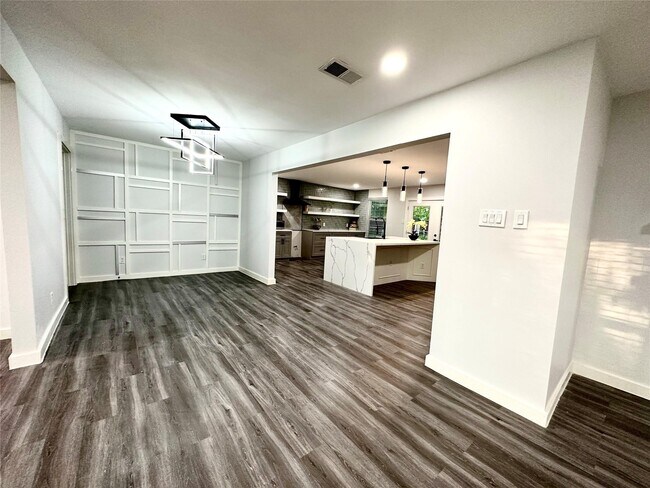 8058 Longridge Dr