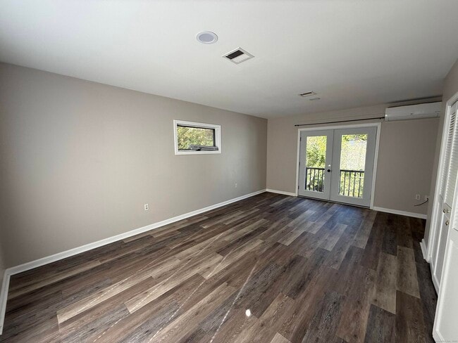 Photo - 1752 Farmington Ave Unit 3