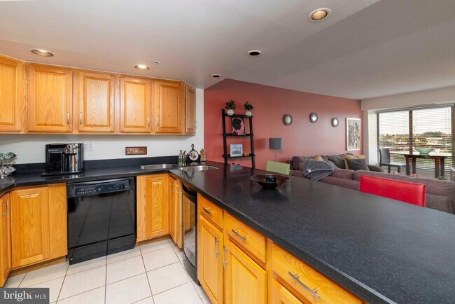 Photo - 2001 Hamilton St Unit 925