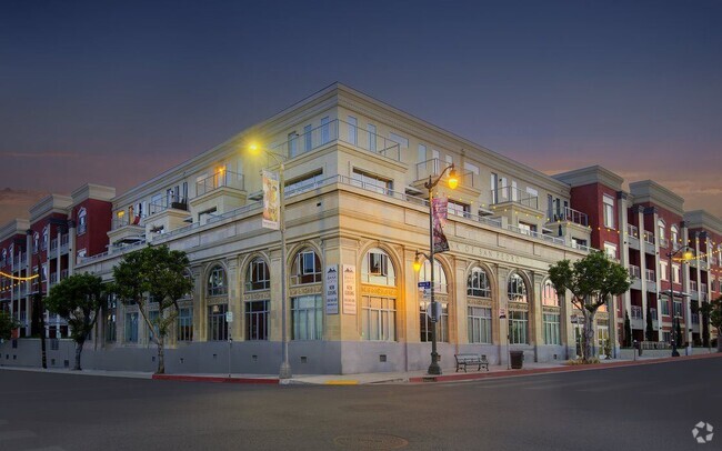 Building Photo - San Pedro Bank Lofts