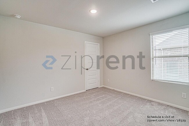 Photo - 520 Hickory Rdg Dr