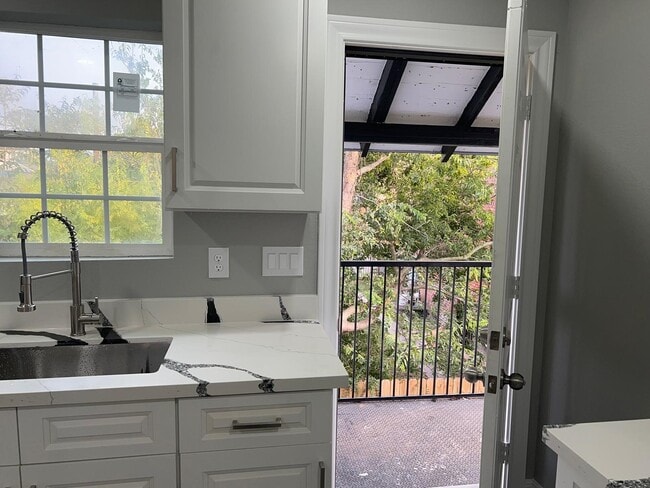 Photo - 4011 Delano St Unit 4