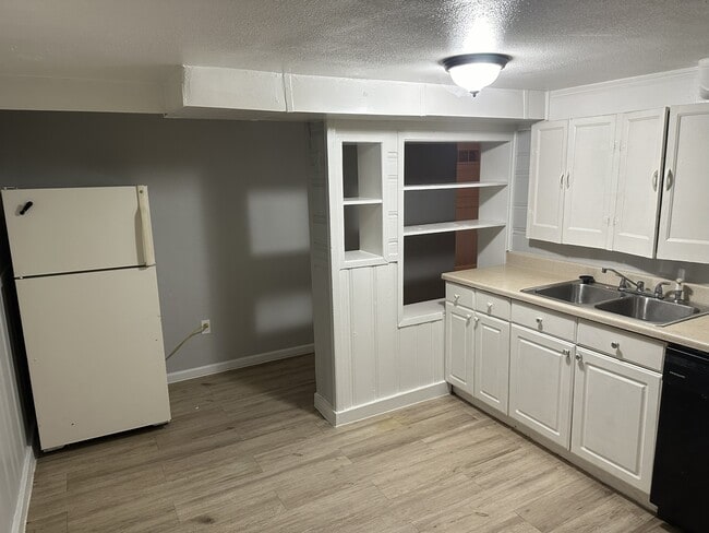 Photo - 2025 Emporia St