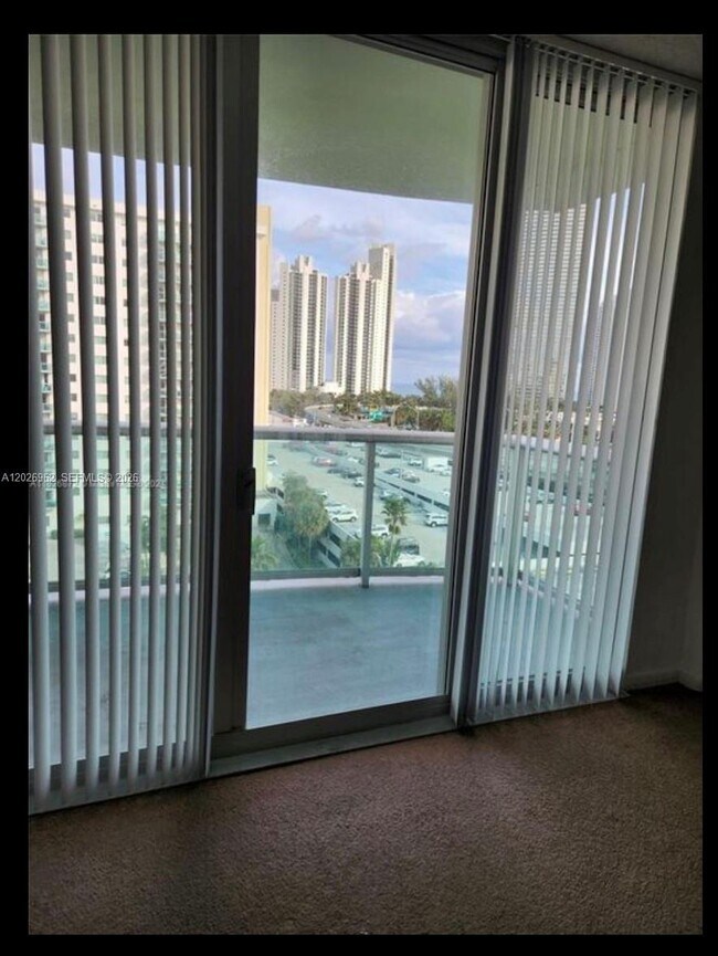 Photo - 19390 Collins Ave Unit 904