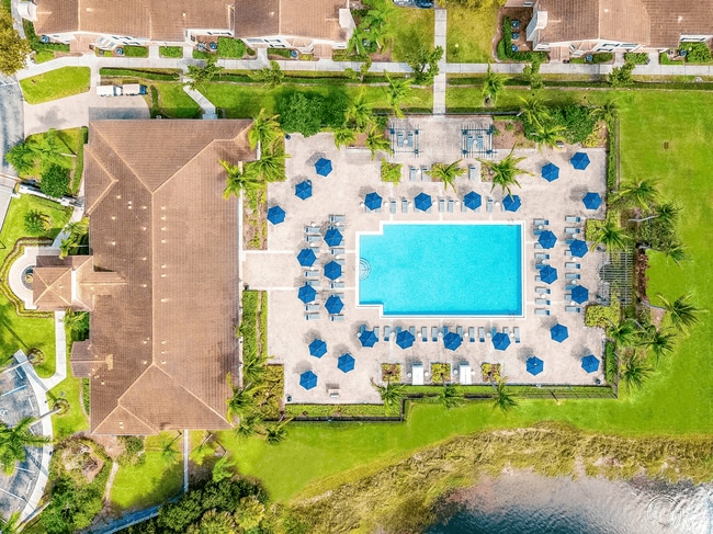 Photo - The Estates at Wellington Green Apartments