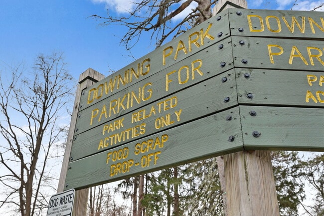 Photo - 2881 Meadowcrest Dr