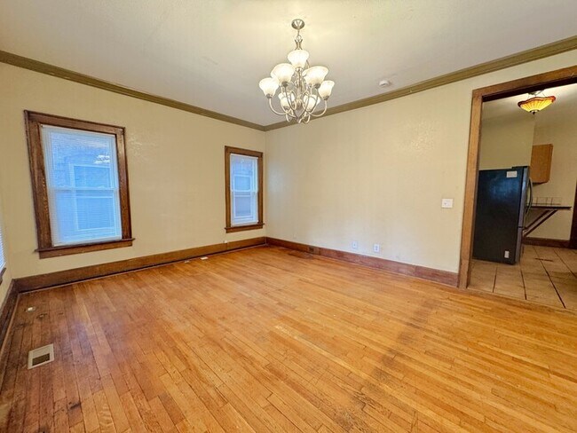 Photo - 6 Bedroom on Campus