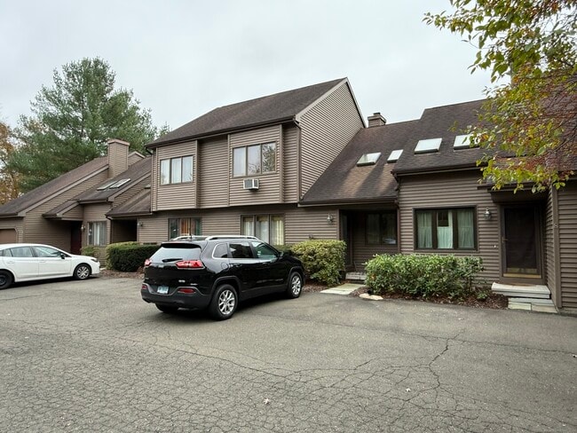 Building Photo - 7 Twin Oaks