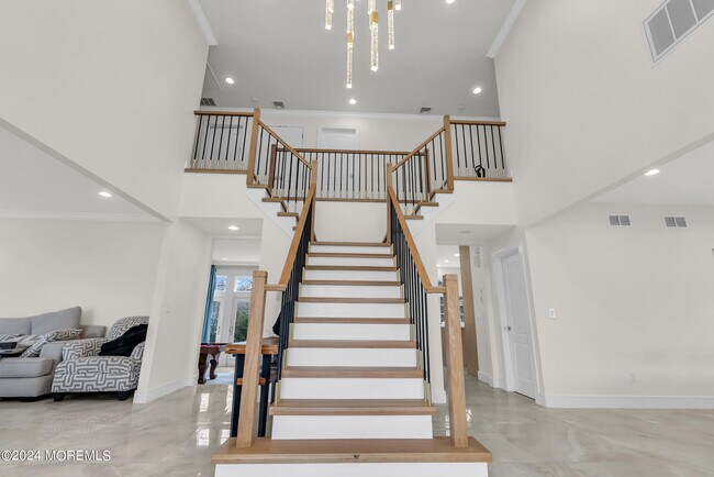 22 Meadow Ln