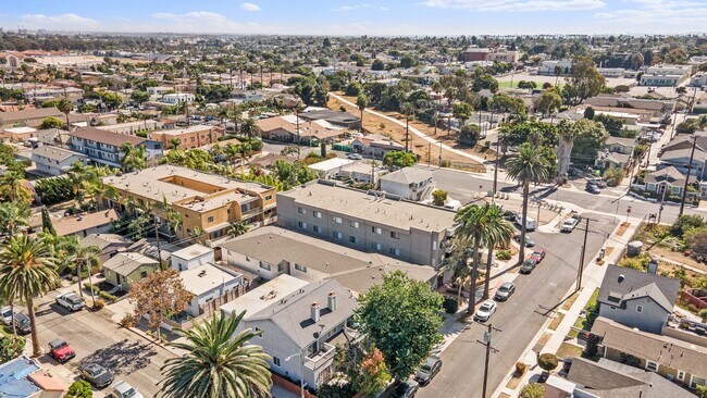 1030 Grand Ave