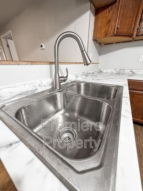 Photo - 1027 E Stone St House