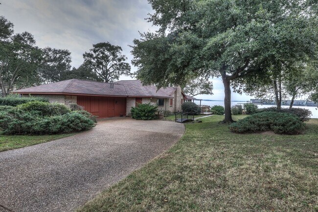 Photo - 10725 Joann St