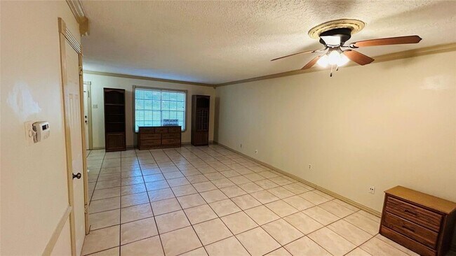 7600 Burgoyne Rd Unit 115