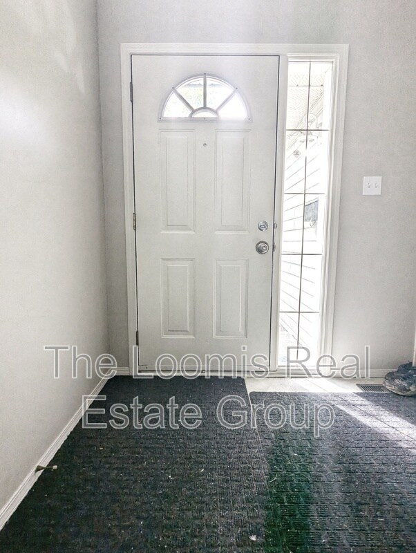 Photo - 2433-232B 32b St NW