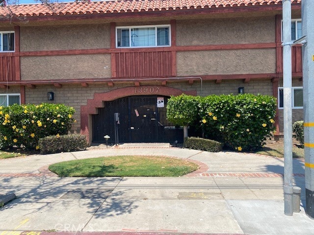 Building Photo - 13907 Vanowen St Unit 202/103-202/103 Rental