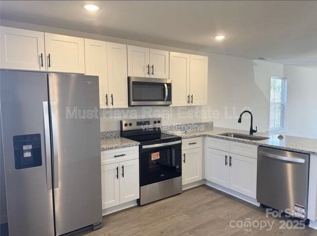 Photo - 117 3rd Ave SE