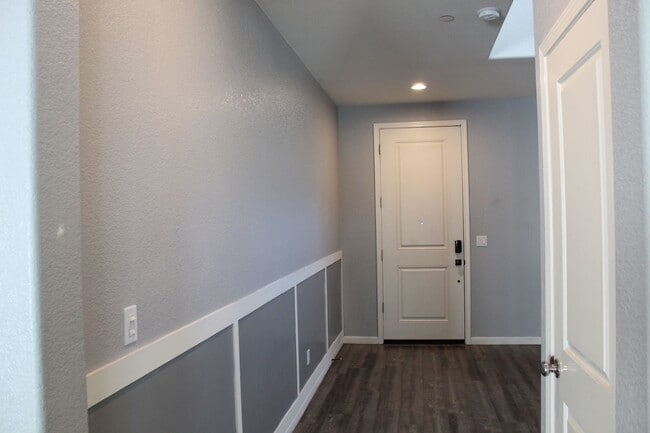 1280 Cornell Dr