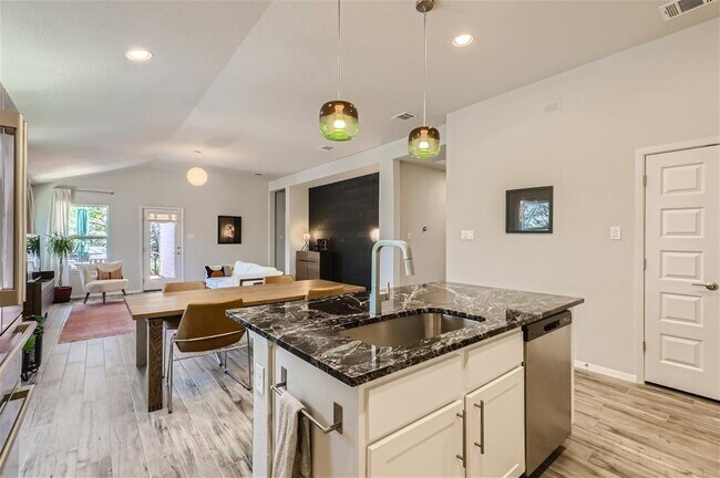 Photo - 21501 Stampede Trail