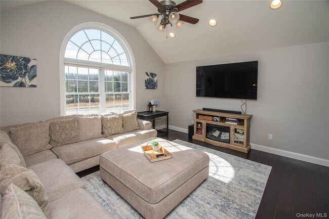 Photo - 3 Shoddy Hollow Rd