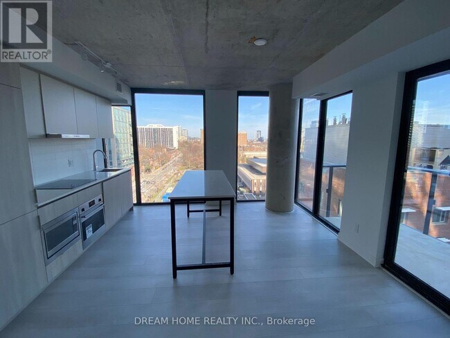 Photo - 47 Mutual St Unit 807