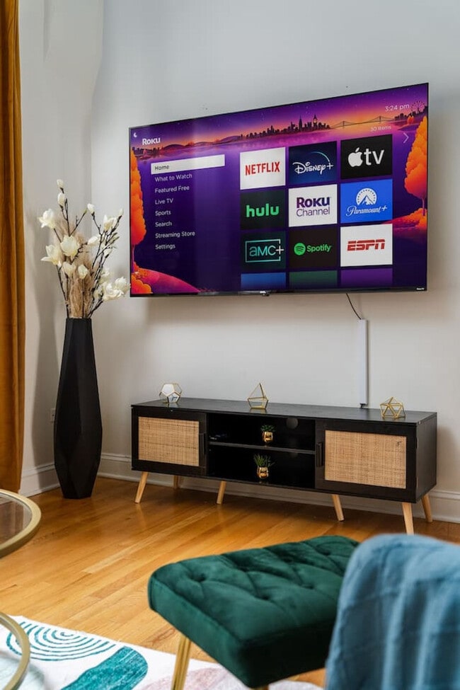 Building Photo - 2721 W Congress Pkwy