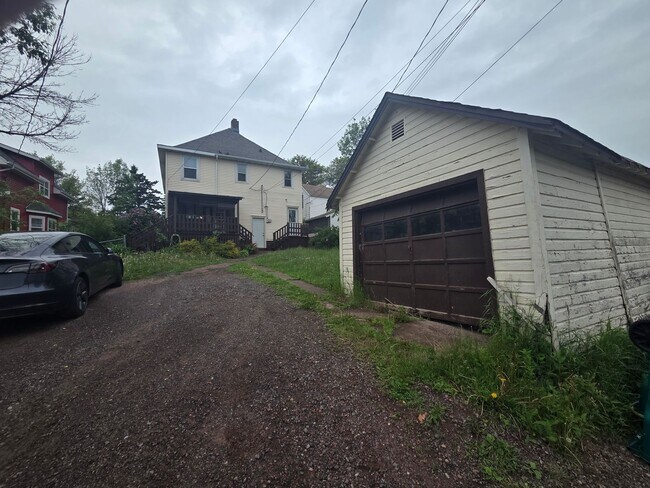 Photo - 606 N 60th Ave W Unit Lower