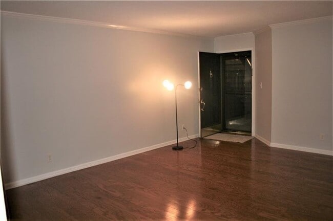 Photo - 901 Garden Ct Unit 901
