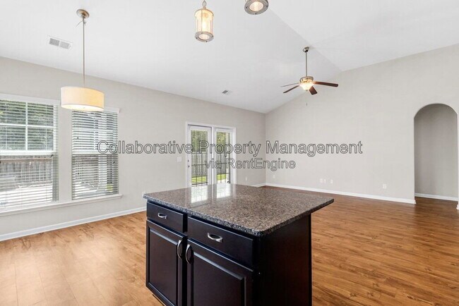 Photo - 105 Richmond Walk Dr