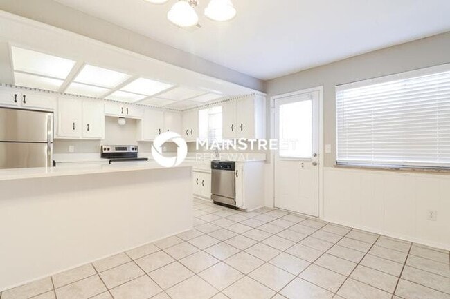 5 Bedroom Pet-Friendly Home in Oklahoma City, OK with Main Street Renewal